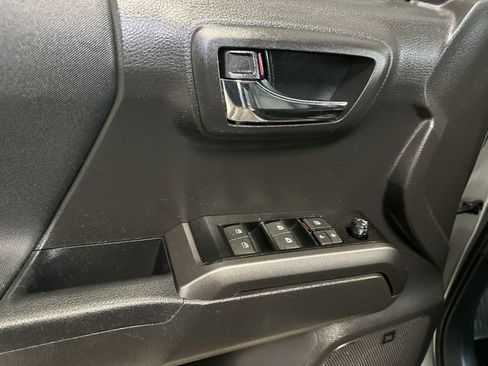 Used 2023 Toyota Tacoma TRD Sport image 30
