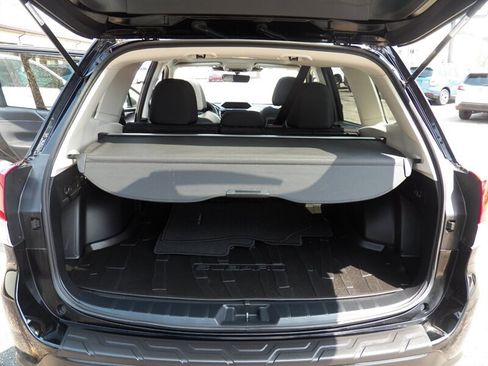 Used 2024 Subaru Forester Premium AWD/4WD image 11