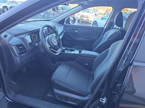 Used 2023 Nissan Rogue SV image 14