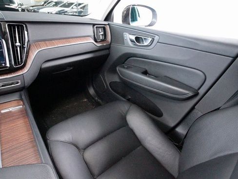 Used 2022 Volvo XC60 T8 Inscription Expression image 7