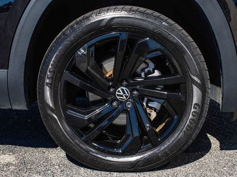 Used 2023 Volkswagen Atlas SE w/ Black Wheel Package AWD/4WD image 7