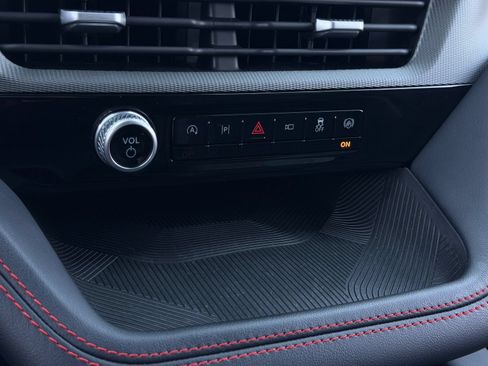 Certified 2025 Ford Explorer ST-Line RWD image 21
