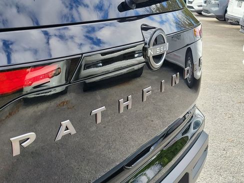 New 2026 Nissan Pathfinder SL image 10