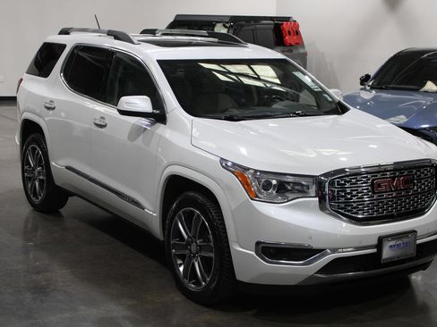 Used 2017 GMC Acadia Denali AWD/4WD image 5