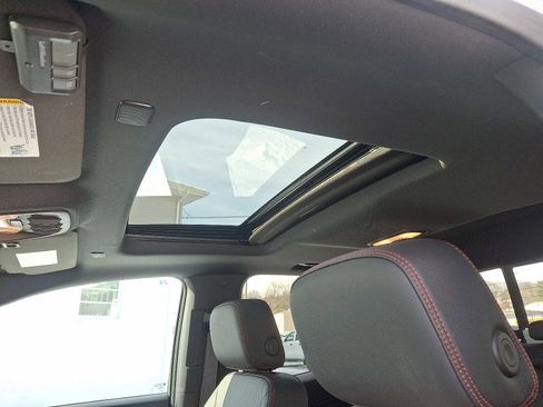 Used 2024 Chevrolet Colorado Z71 w/ Z71 Convenience Package 2 image 14