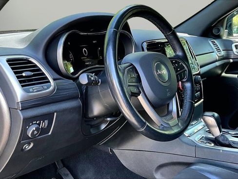 Certified 2021 Jeep Grand Cherokee Laredo X AWD/4WD image 20