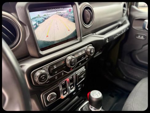 Used 2022 Jeep Wrangler Sport AWD/4WD image 23
