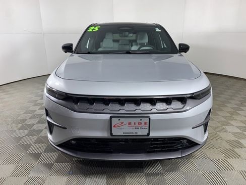 Used 2025 Jeep Wagoneer S Limited image 4