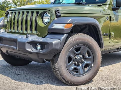 Used 2023 Jeep Wrangler Unlimited Sport AWD/4WD image 3