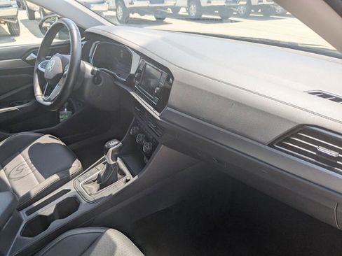 Used 2024 Volkswagen Jetta SE FWD image 18