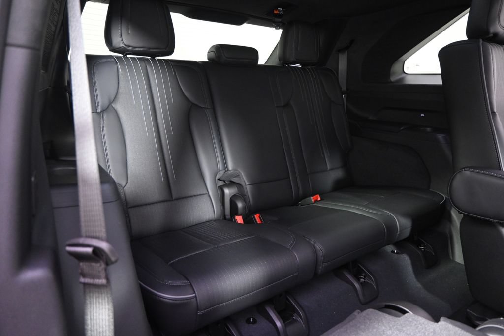 New 2026 Cadillac Escalade IQ Sport 2 w/ LPO, ONYX Package AWD/4WD image 19