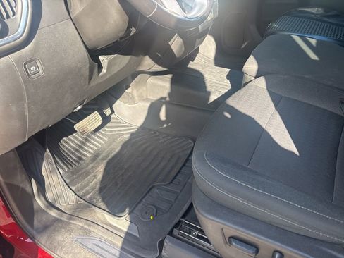 Used 2022 GMC Sierra 2500 SLE w/ SLE Value Package; image 6