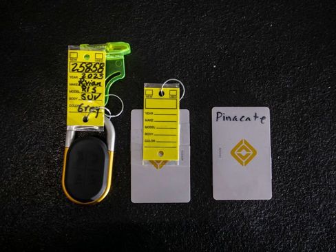 Used 2023 Rivian R1S Adventure image 44