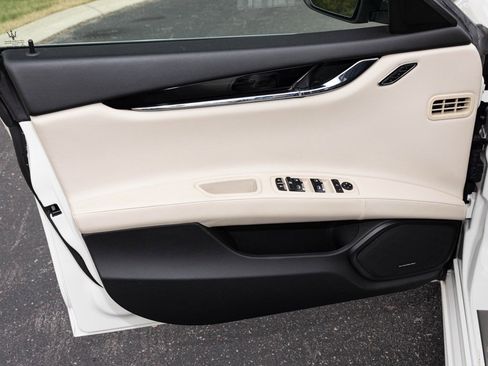 Used 2022 Maserati Quattroporte Modena image 19