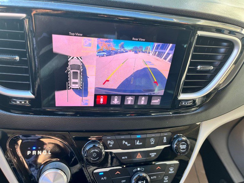 Used 2022 Chrysler Pacifica Touring-L w/ Uconnect Theater Family Group FWD image 19