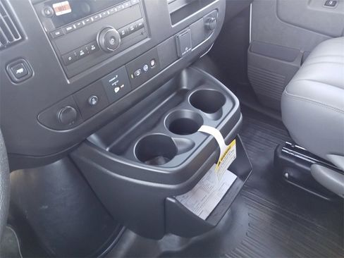 New 2025 Chevrolet Express 3500 Extended image 11