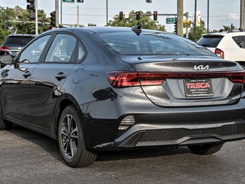Used 2023 Kia Forte LXS w/ LXS Technology Package FWD image 6