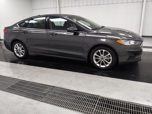 Used 2019 Ford Fusion SE FWD image 11