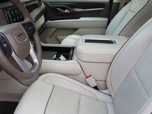 Used 2021 GMC Yukon Denali w/ Denali Ultimate Package image 21