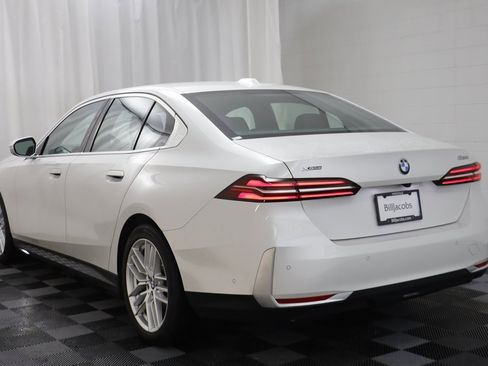 Used 2025 BMW 530i xDrive image 15