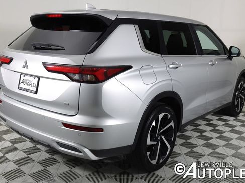 Used 2024 Mitsubishi Outlander SE FWD image 5