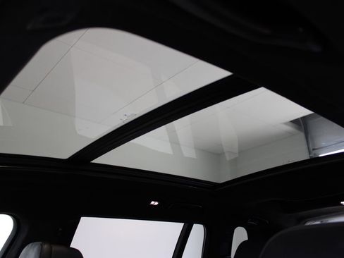 Used 2024 BMW X7 xDrive40i w/ M Sport Package image 25