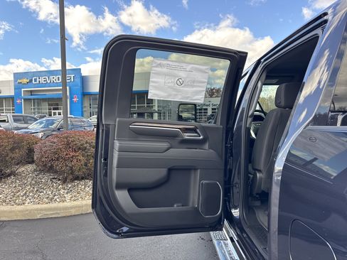 New 2026 GMC Sierra 2500 SLE w/ Preferred Package image 27