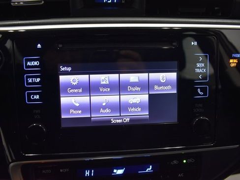 Used 2018 Toyota Corolla L image 19