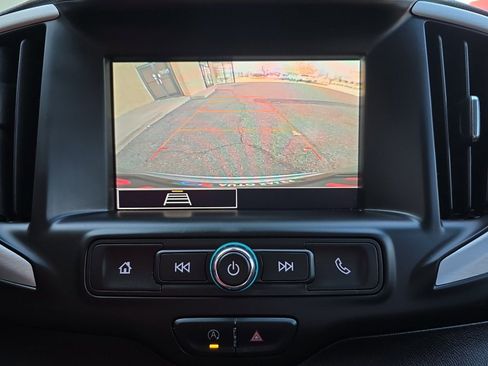 Used 2023 GMC Terrain SLE w/ Driver Convenience Package image 17