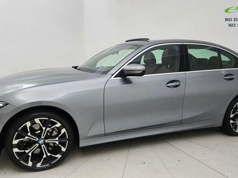 Used 2025 BMW 330i Sedan RWD image 3