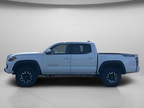 Used 2021 Toyota Tacoma TRD Off-Road w/ Technology Package AWD/4WD image 8