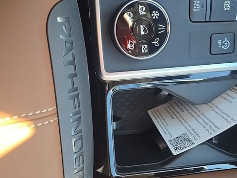 New 2026 Nissan Pathfinder Platinum image 24