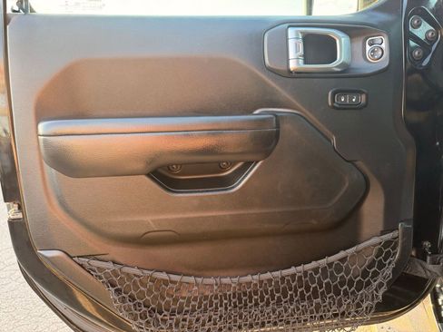 Used 2018 Jeep Wrangler Unlimited Sport S AWD/4WD image 10