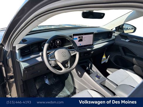 New 2026 Volkswagen Tiguan SE image 2