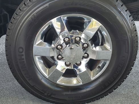 Used 2019 GMC Sierra 3500 SLT w/ Duramax Plus Package AWD/4WD image 7