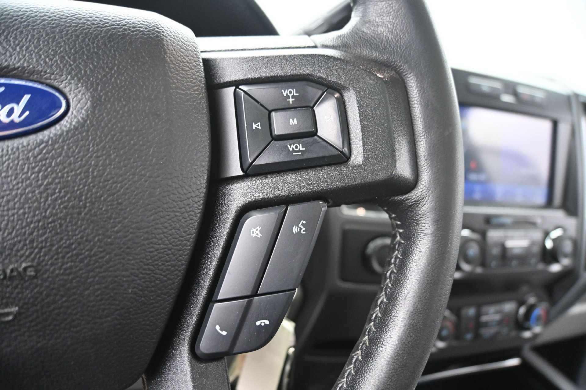 Used 2019 Ford F150 XLT w/ Equipment Group 302A Luxury AWD/4WD image 28