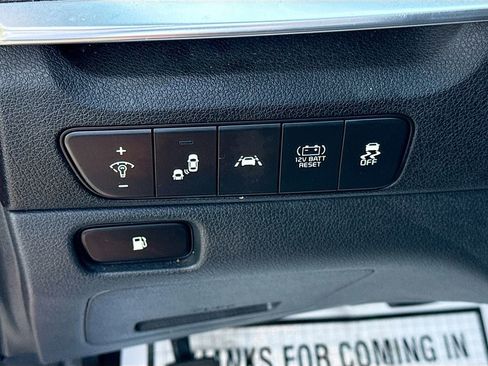 Used 2022 Kia Niro LXS FWD image 11
