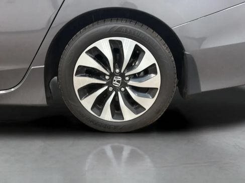 Used 2017 Honda Accord Touring image 26