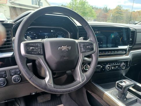 Used 2022 Chevrolet Silverado 1500 RST AWD/4WD image 9