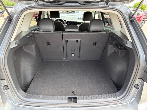 Used 2025 Volkswagen Taos SE AWD/4WD image 9