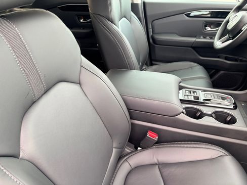 New 2025 Honda Pilot Touring image 20