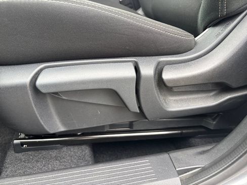Used 2025 Nissan Rogue S FWD image 28