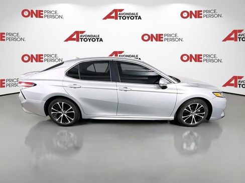 Used 2019 Toyota Camry SE w/ Convenience Package image 8