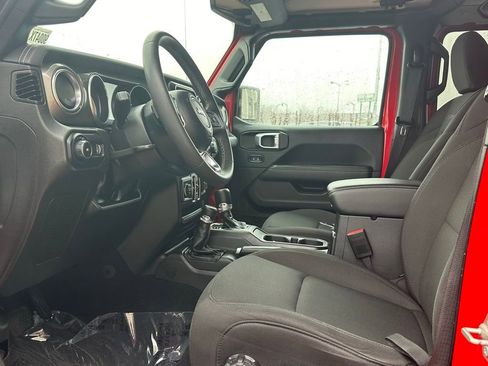 Used 2023 Jeep Wrangler Unlimited Sahara AWD/4WD image 10