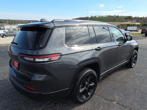 Used 2022 Jeep Grand Cherokee L Limited w/ Black Appearance Package image 8
