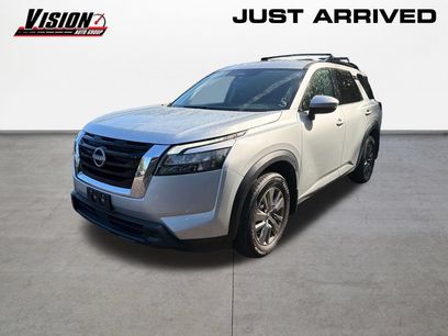 Used 2025 Nissan Pathfinder SV