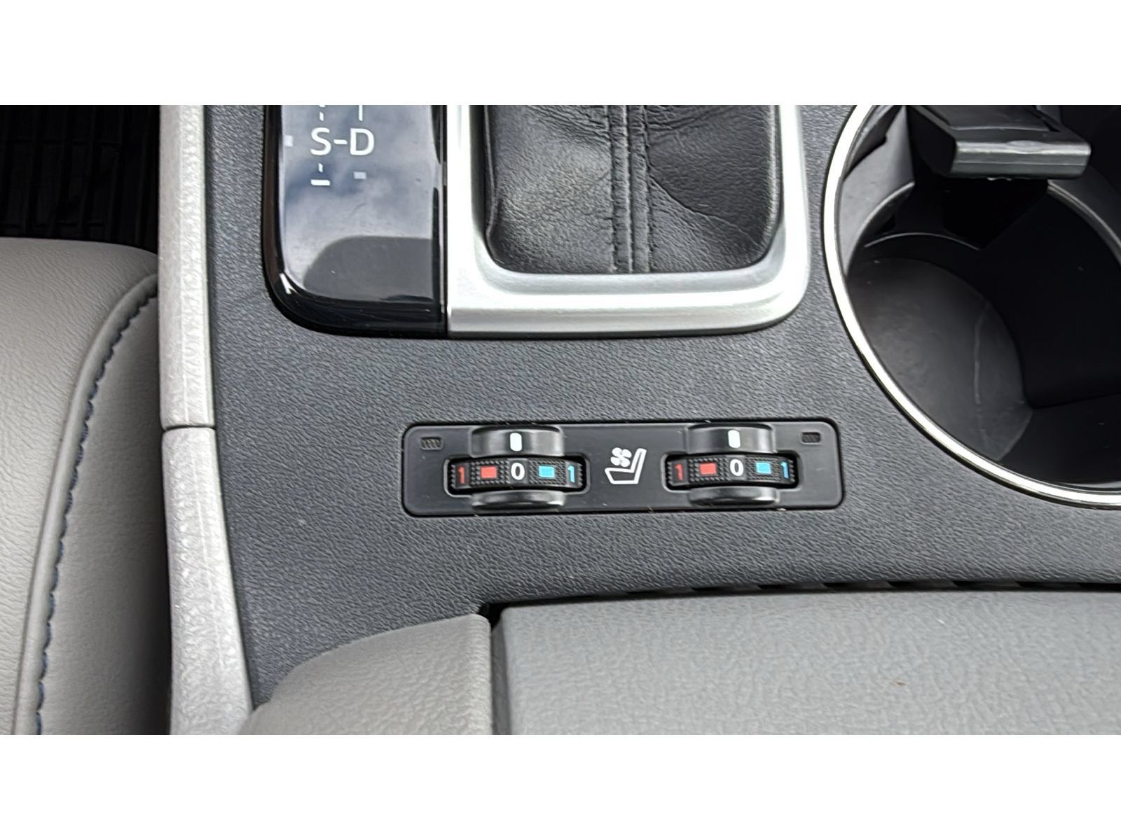 Used 2019 Toyota Highlander Limited AWD/4WD image 28