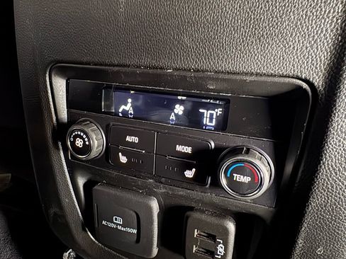 Used 2024 Buick Enclave Premium image 39