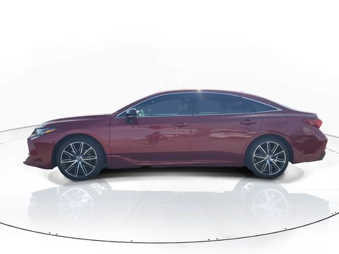 Used 2019 Toyota Avalon XSE w/ All Weather Liner Package image 4