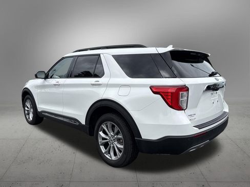 Used 2023 Ford Explorer XLT w/ Equipment Group 202A AWD/4WD image 3
